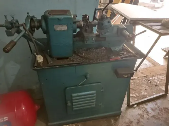 Torno Revolver