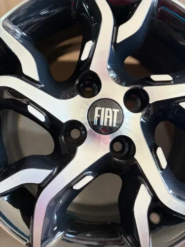 Jogo de rodas novas r14 modelo de Fiat