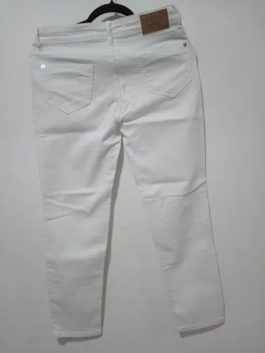 Calça jeans feminina número 38. Linda