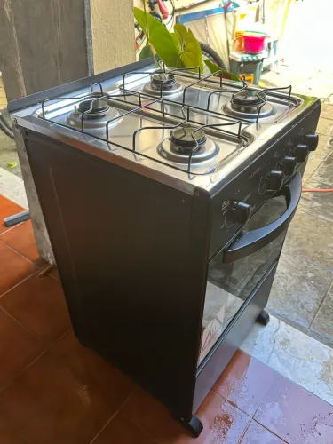 VENDE-SE FOGÃO 4 BOCAS ESMALTEC SEMINOVO