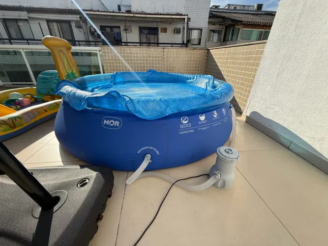 Piscina 2.400 litros inflável redonda