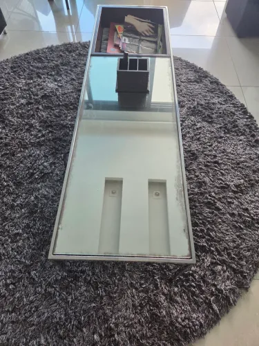 Mesa espelhada de centro