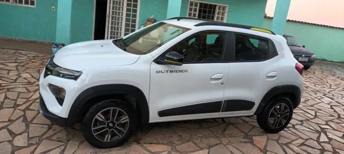 Renault Kwid Outsider 1.0 Flex 12V 5P Mec. 2026