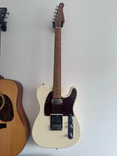 Guitarra Benson 905