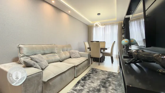 Apartamento mobiliado no bairro Fortaleza com 1 vaga de garagem coberta.