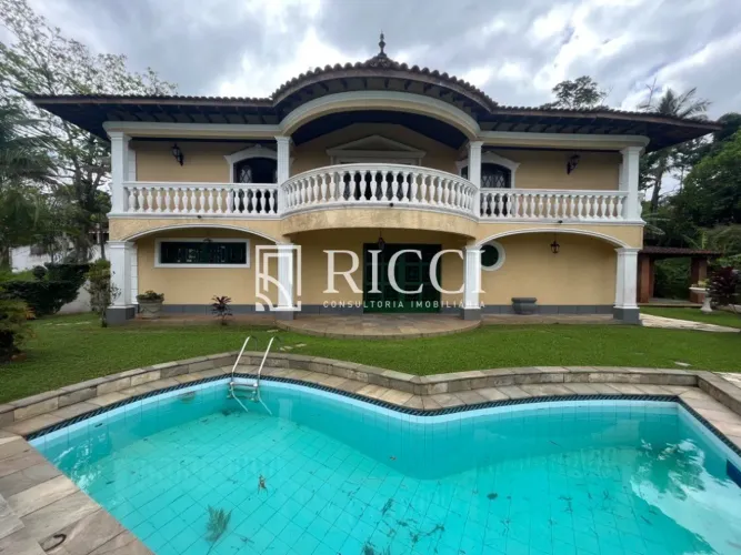 Casa de condomínio fechado no Guarujá