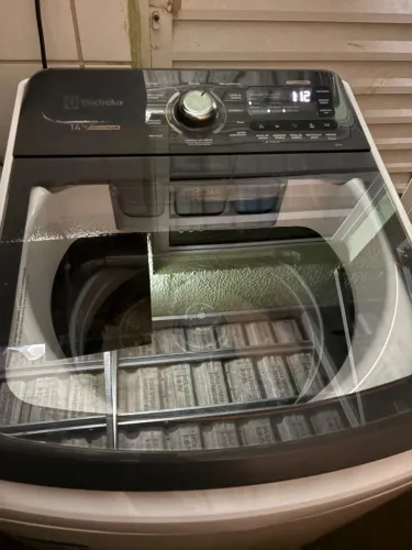 Máquina de Electrolux 15kg SEMI NOVA 1 ano de uso apenas. 