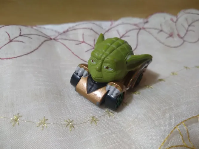 Yoda/Star Wars/carrinho/ Disney 
