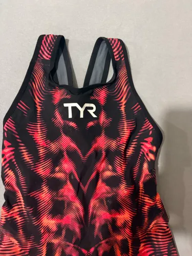 Traje de Natação Feminino tamanho 24