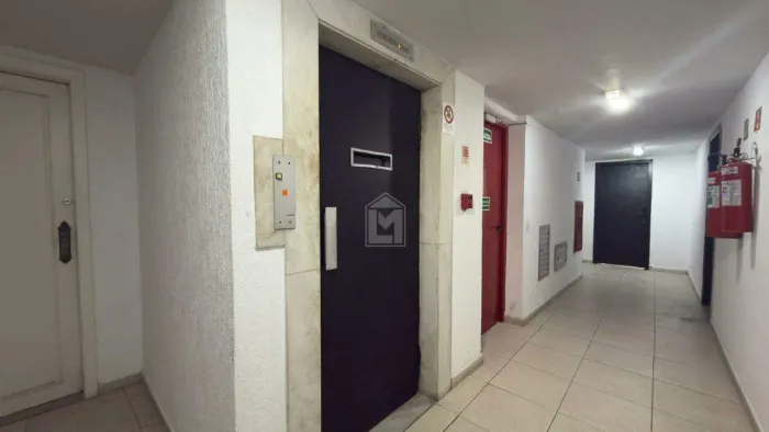 Sala Comercial em Bento Ferreira | 40m² | Av. Leitão da Silva | Portaria e Elevador