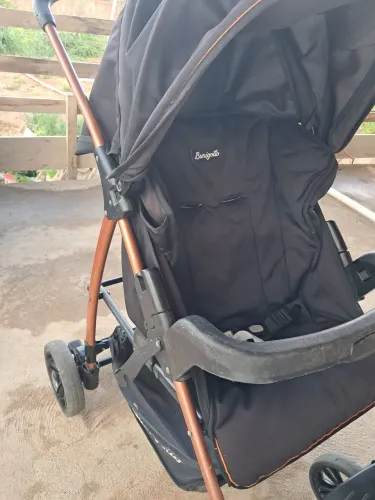 Vende se carrinho para criança de 1 a 15 kg