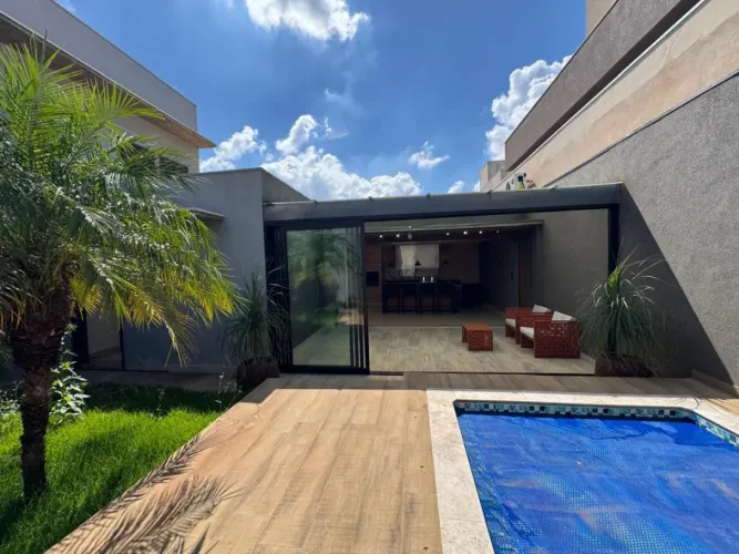 Casa à venda no condomínio Residencial Colonial Fechado em Bauru -SP.