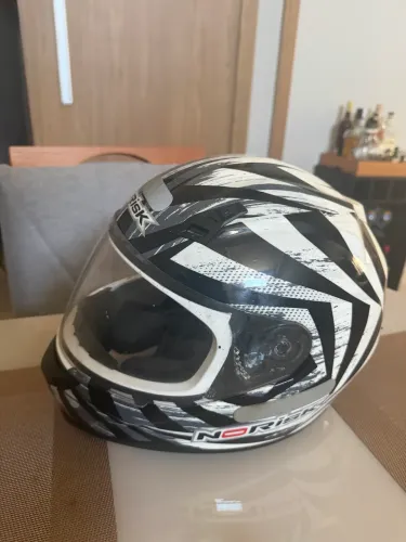Capacete Norisk 58 seminovo