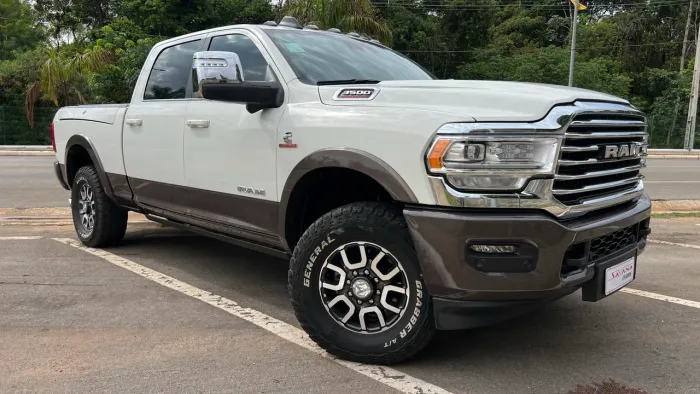 Ram 3500 Limited Longhorn 6.7 TB CD Diesel 2024