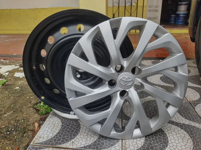 Jogo rodas ferro com calotas Corolla 