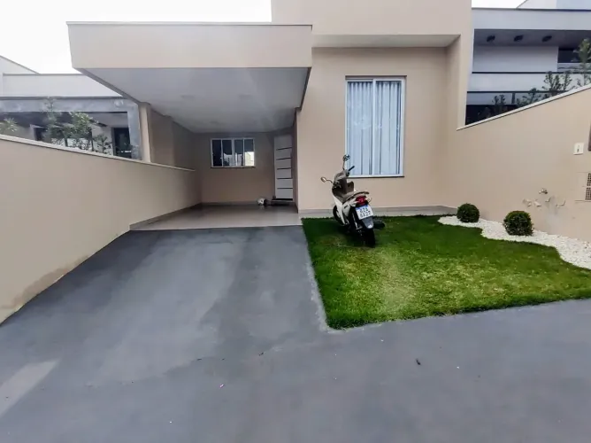 CASA À VENDA EM CONDOMÍNIO FECHADO CONFORTO, SEGURANÇA E LAZER COMPLETO!