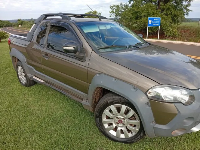 Fiat Strada Adventure 1.8/ 1.8 Locker Flex CE 2015