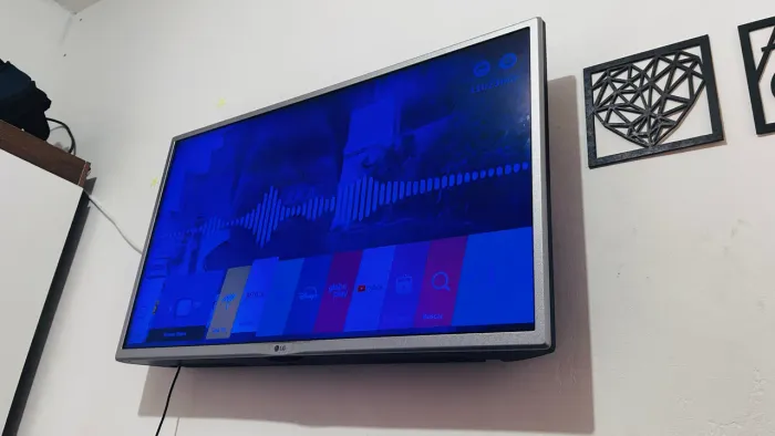 Tv LG smart 32 em ótimo estado