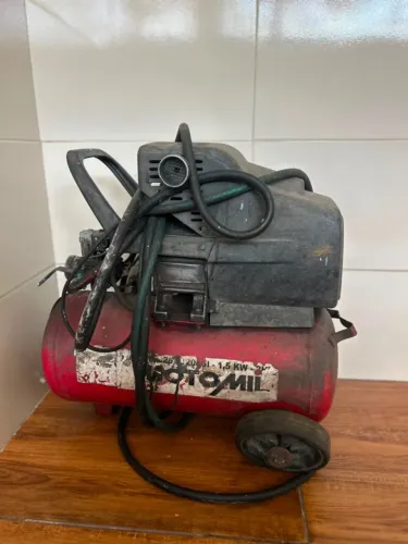 Motocompressor Motomil, modelo CMI-8,7/24L