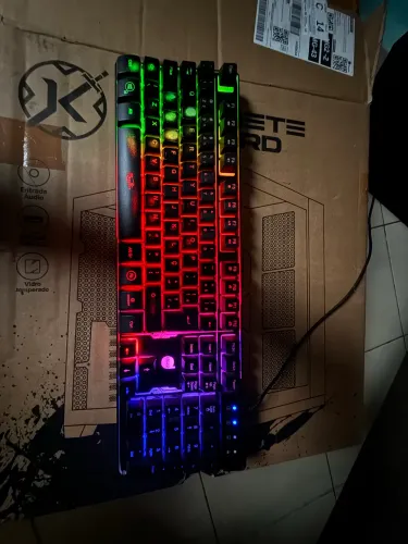 Teclado mecânico DAZZ com rgb