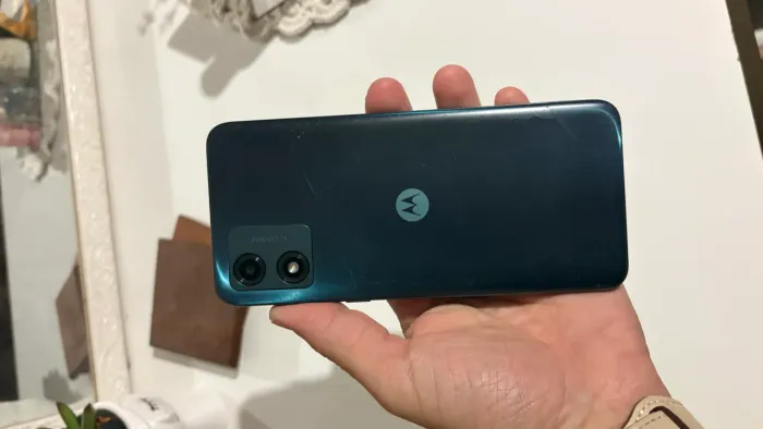 Celular moto E 13