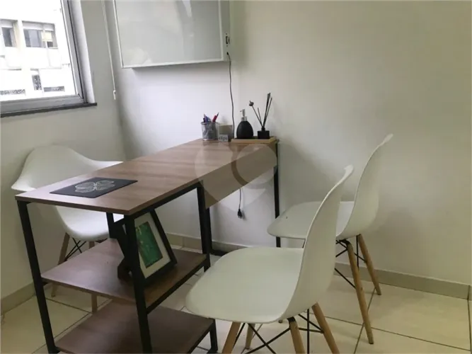 Loja à venda ou para alugar no condomínio Edificio Monte Carmel, Rio de Janeiro - RJ