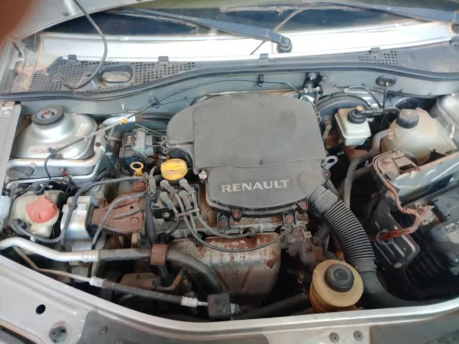 Motor Renault Logan 2011