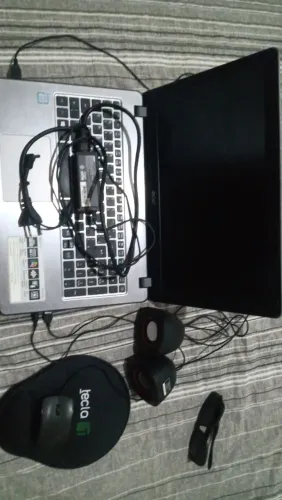 Notebook Acer Intel Core i5, 7th (sétima) Geração, nunca saiu de casa! Ótimo estado.