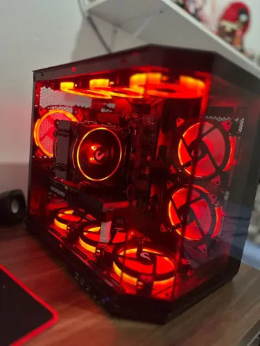 PC GAMER DISPONÍVEL