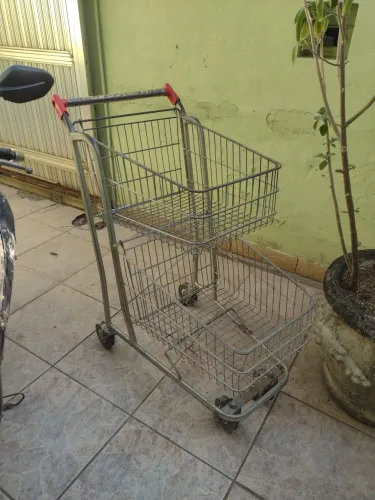 Carrinho de sacolão