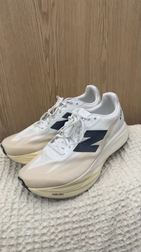 New balance SC Elite V5 tamanho 43.5
