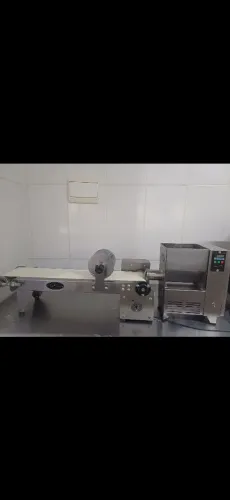 Extrusora de biscoitos/bolachas, com esteira.
