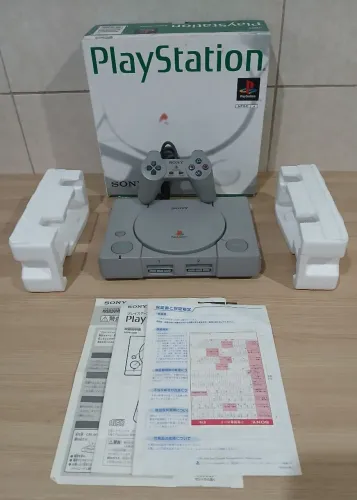 Playstation 1 - CIB - Versão Japonês Caixa Verde