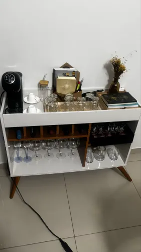 Balcão para vinhos