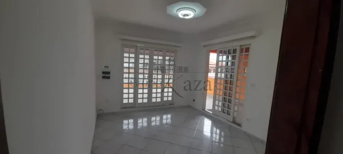 Oportunidade - Casa Sobreloja - Residencial União - 1 Dormitório - 55m².