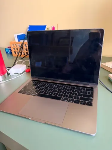 MacBook Pro 13pol em bom funcionamento