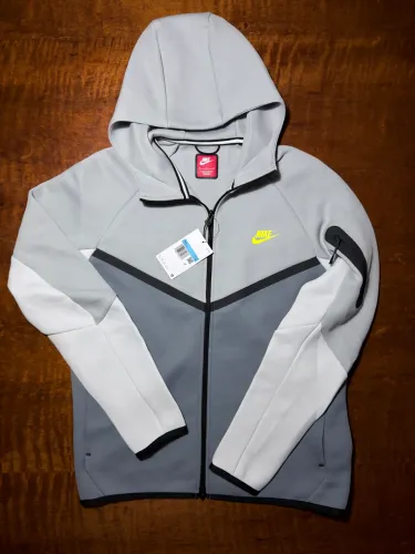 Casaco Nike Tech Fleece 