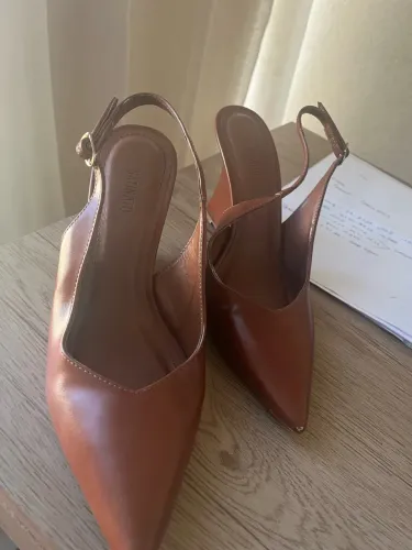 Scarpin marrom
