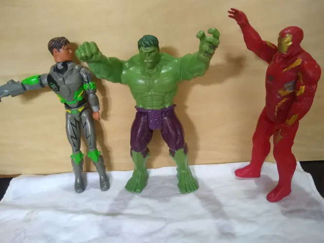 Hulk lote homem de ferro e Max steel