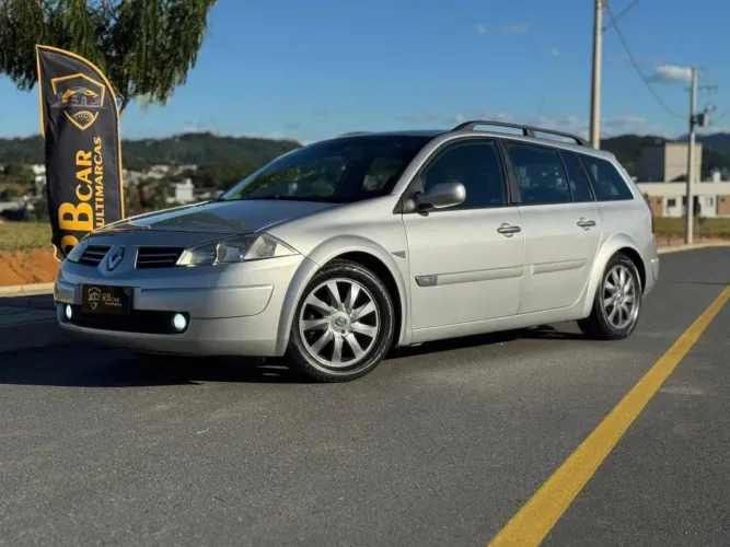 Renault Megane Sedan Dynamique Hi-flex 1.6 16V 2011