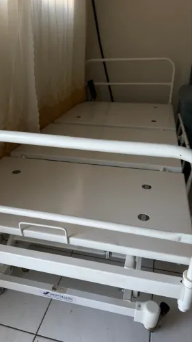 Cama Hospitalar Elétrica Desematec com Colchão e Controle