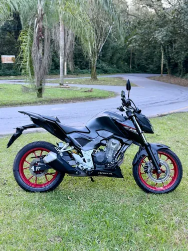Cb 300 F Twister