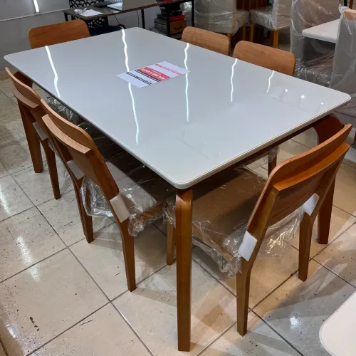 Mesa Laqueada + 6 cadeiras (Novo)