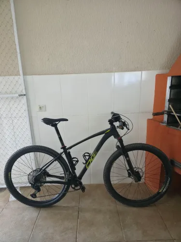 Bicicleta OGGI Big Wheel 7.4 - Impecável | Apenas 676 km rodados