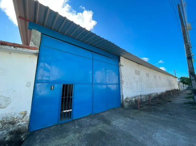 GALPÃO PARA ALUGAR COM 500m², 4 SALAS, 3 BANHEIROS, COPA