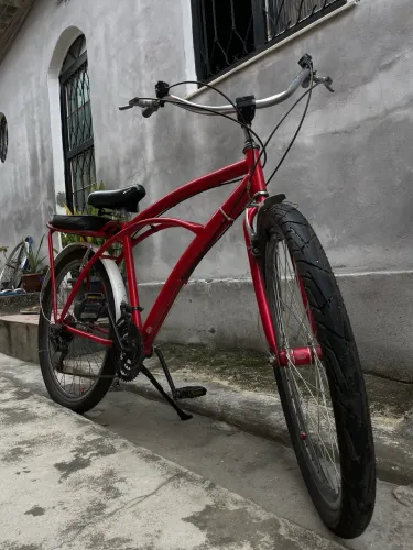 Bicicleta Praiana Vermelha Aro 26 com marcha. ( Faço rolo. )