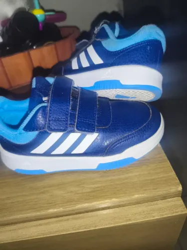 Tênis infantil Adidas 