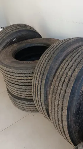Pneu 295/80 R22.5 novo