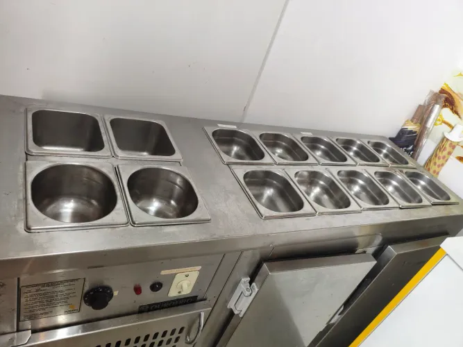 Codimentadora para buffet de frutas