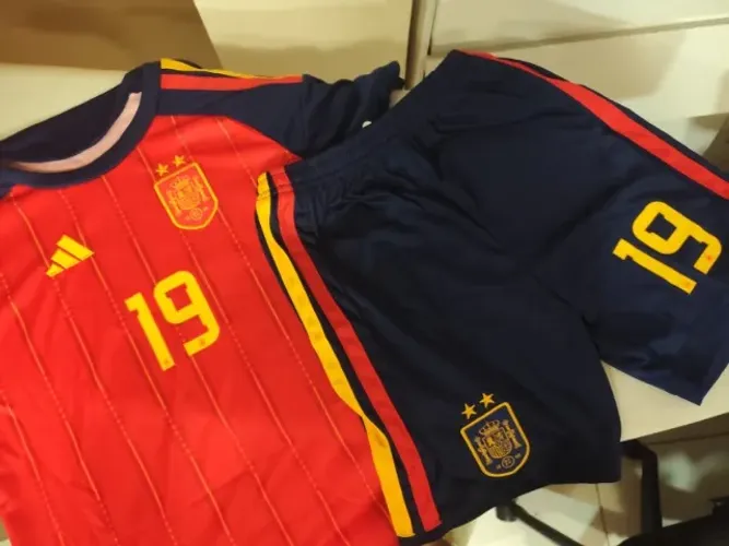 Conjunto Infantil Espanha Campeã 2026